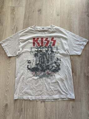 KISS Love Gun 1977 Commemorative Album T-Shirt White Double Sided